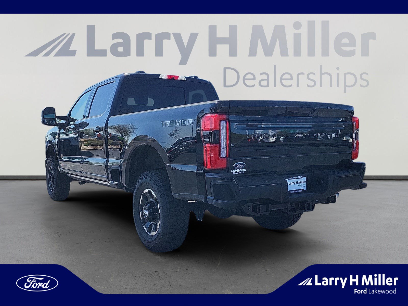 New 2025 Ford F350 Platinum w/ Tremor Off-Road Package image 3