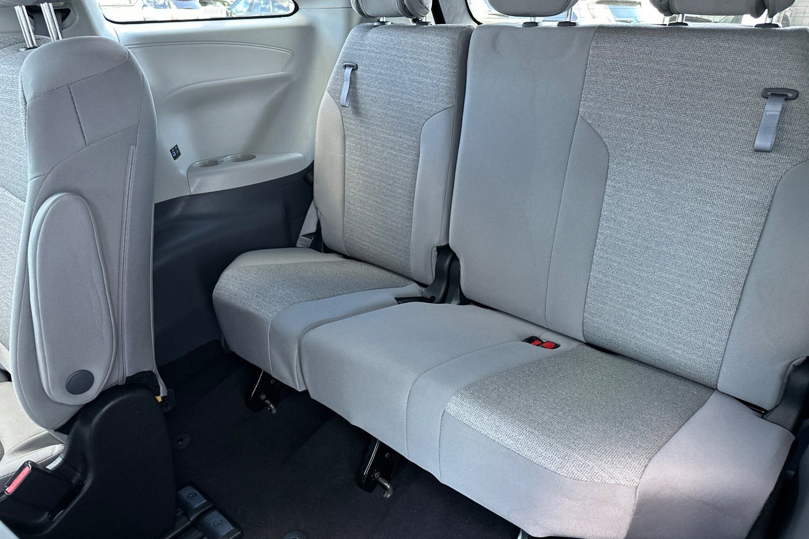 Certified 2023 Toyota Sienna LE image 16