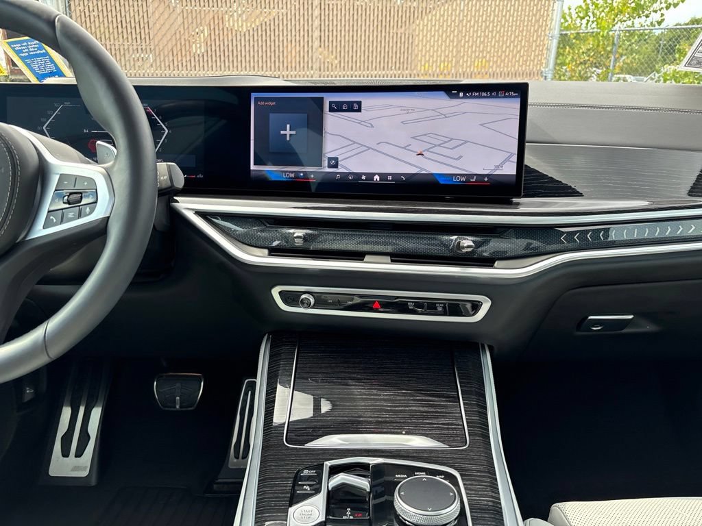 Used 2024 BMW X5 xDrive40i w/ M Sport Package AWD/4WD image 17