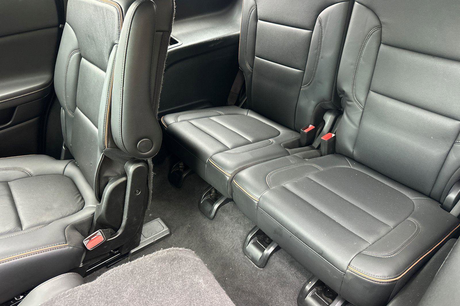 Used 2022 GMC Acadia AT4 w/ Technology Package image 14