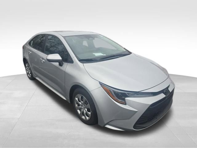 Used 2025 Toyota Corolla LE image 8
