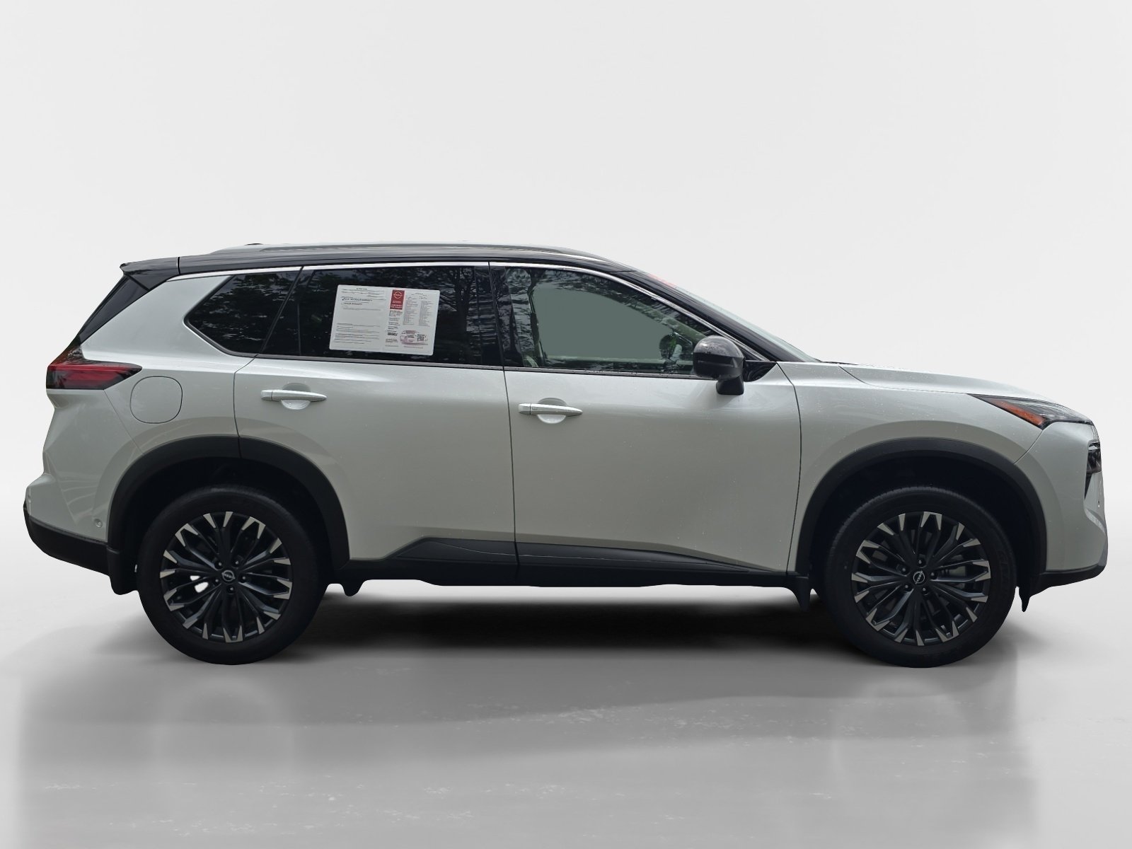 Certified 2025 Nissan Rogue SL w/ Tech Package FWD image 7