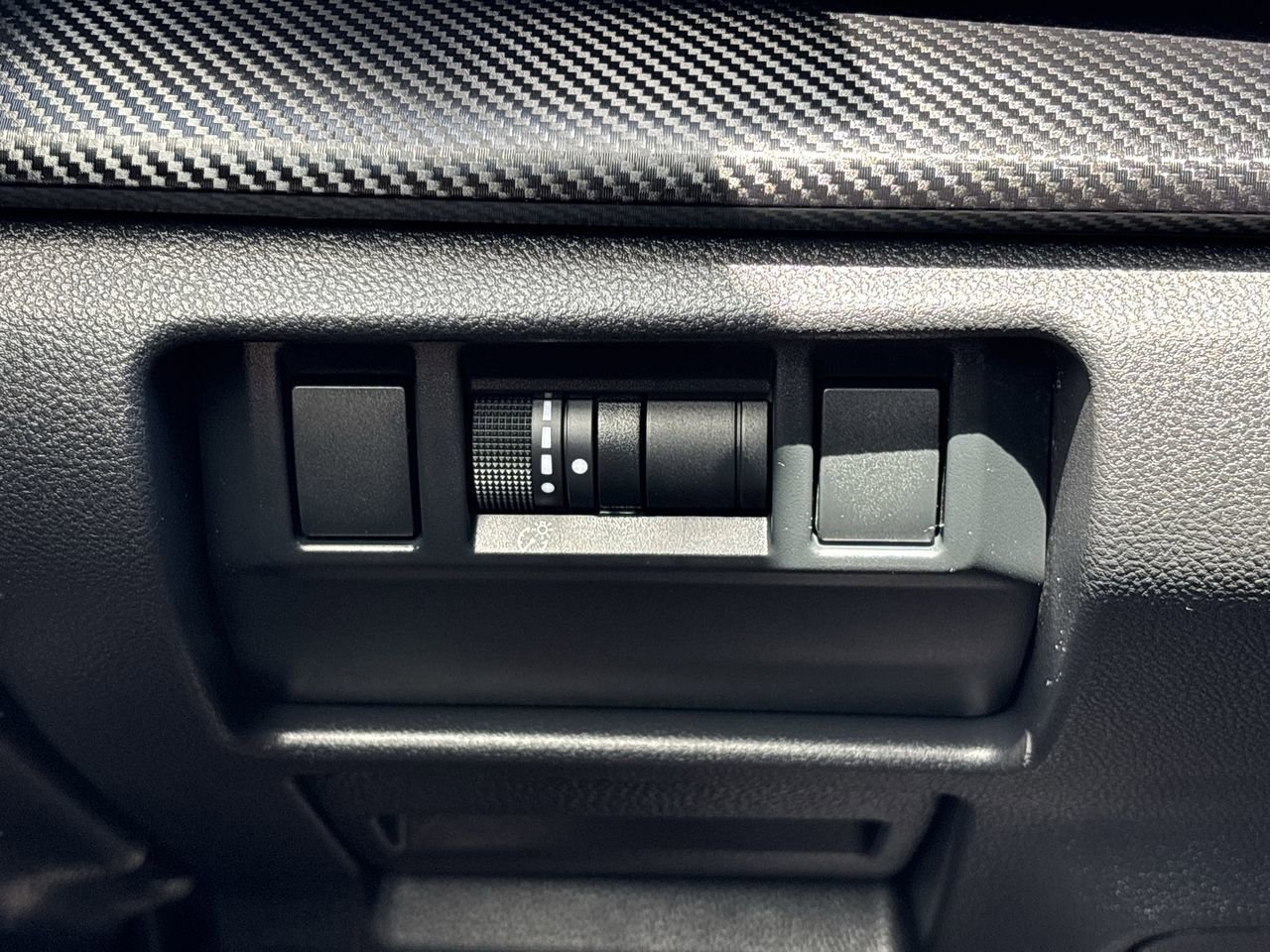 Used 2024 Subaru Crosstrek 2.0i Premium image 23