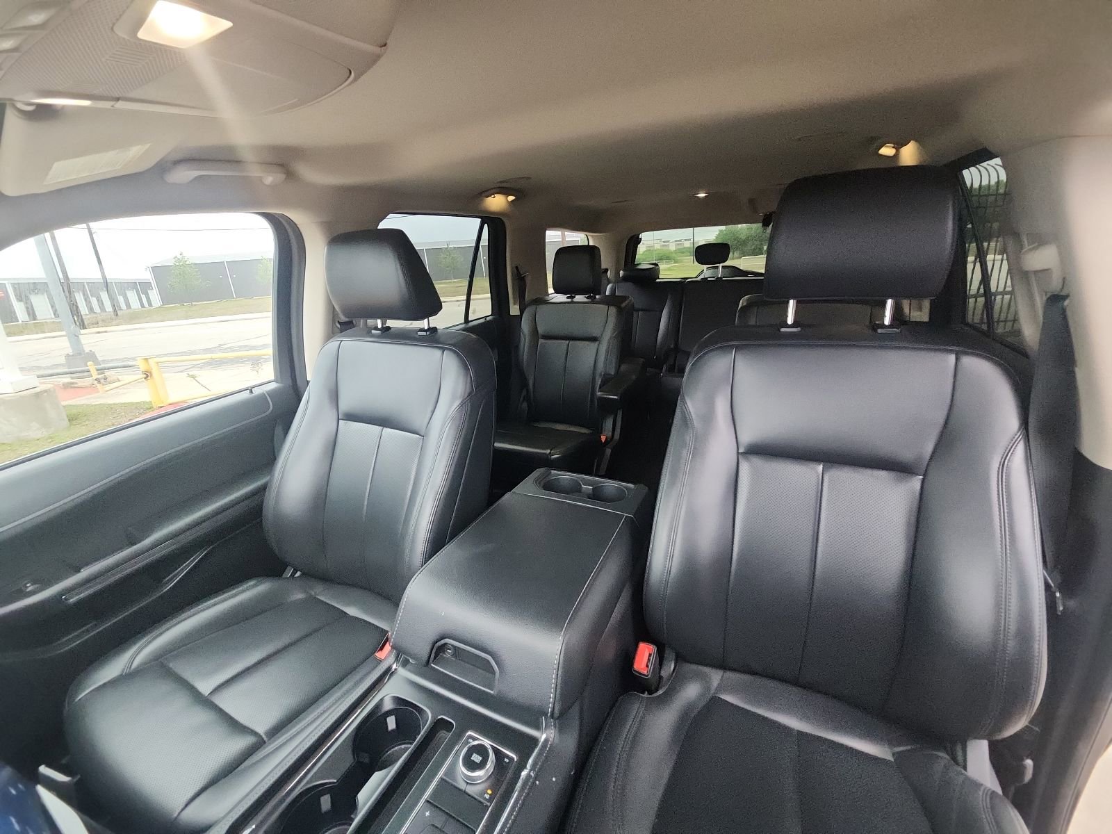 Used 2024 Ford Expedition XLT AWD/4WD image 14
