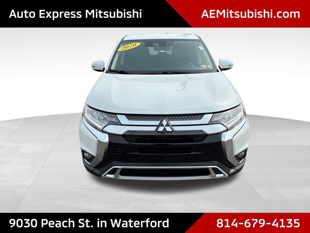 Used 2020 Mitsubishi Outlander SE image 2