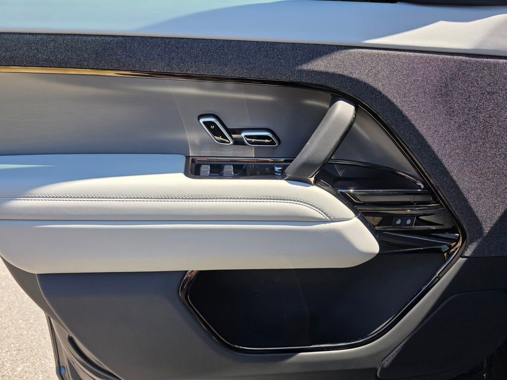 Used 2025 Land Rover Range Rover Sport SE image 25