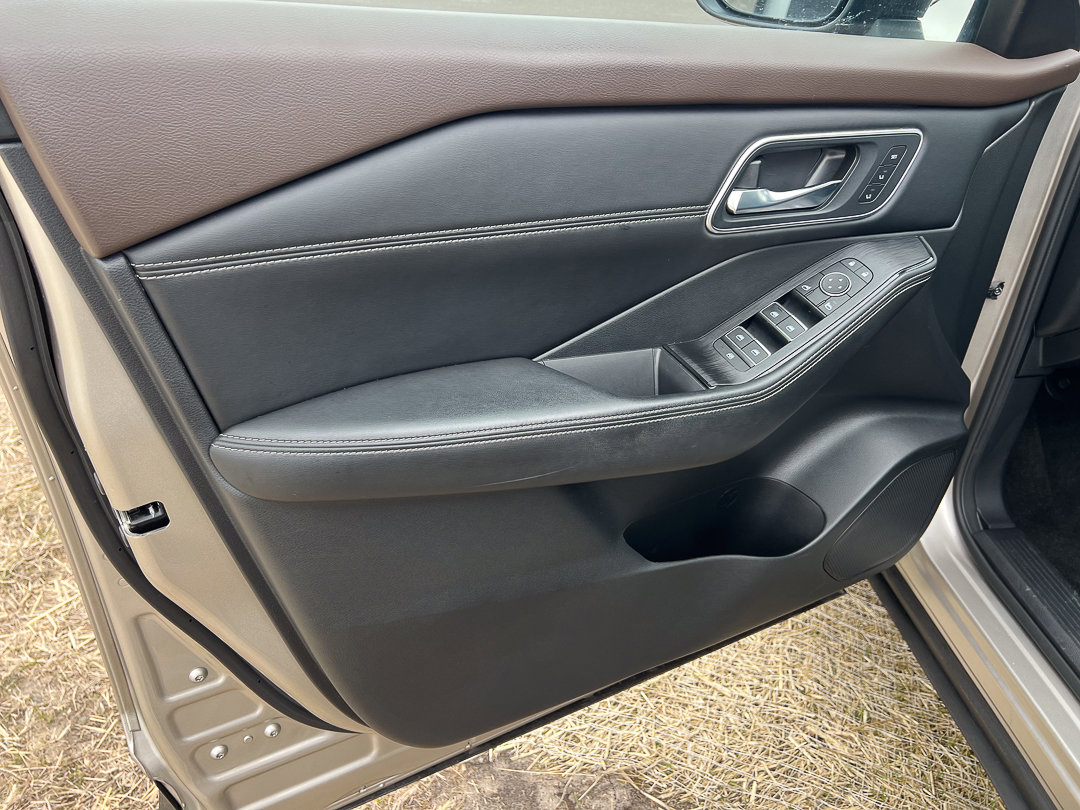 Used 2022 Nissan Rogue Platinum w/ Head-Up Display Package image 14