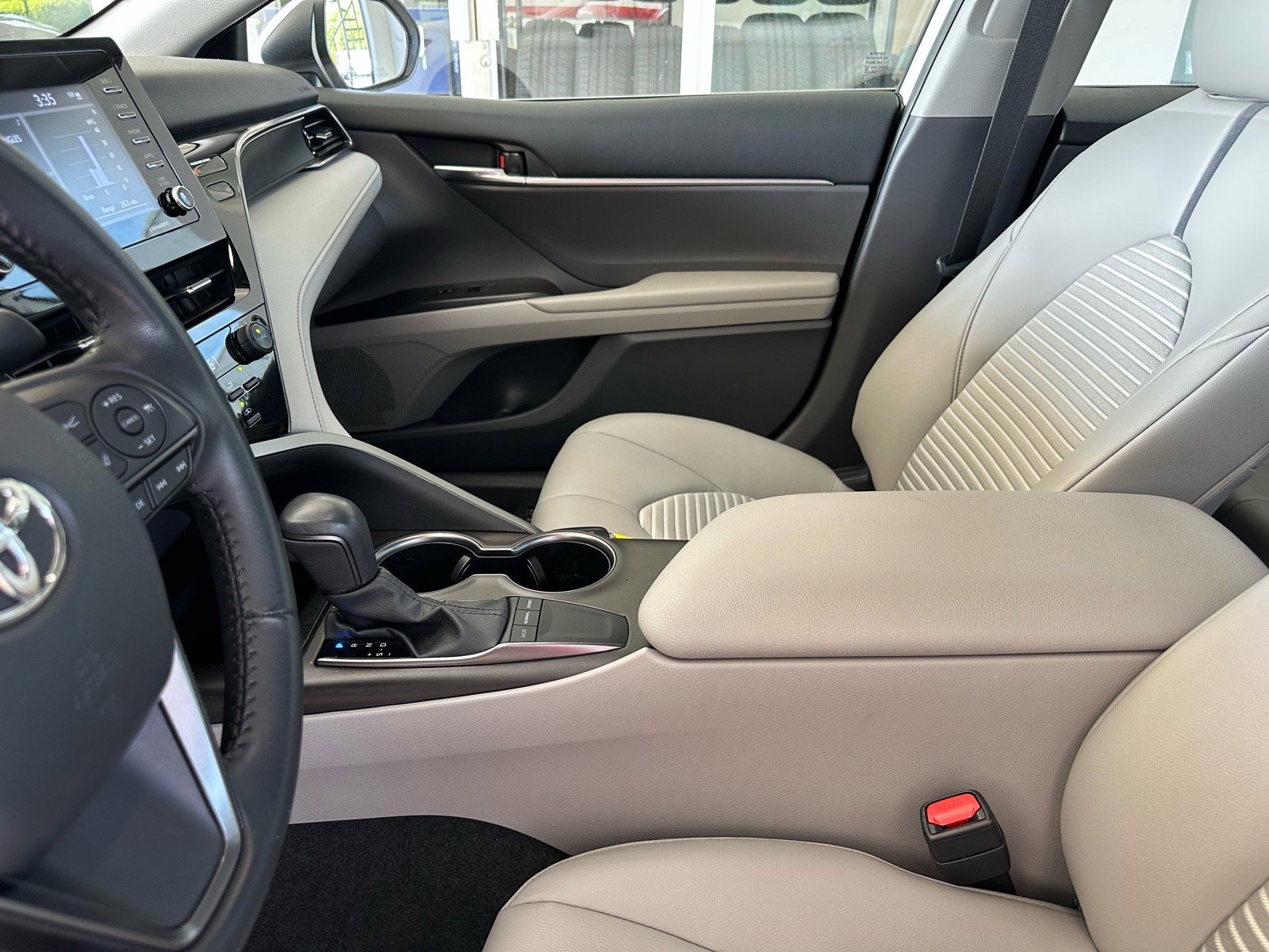 Used 2023 Toyota Camry SE w/ Convenience Package FWD image 18
