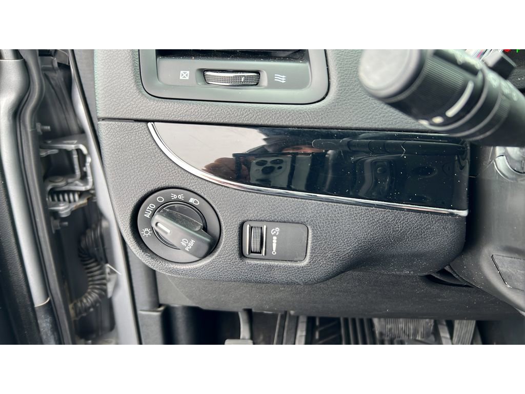 Used 2018 Dodge Grand Caravan SE FWD image 23