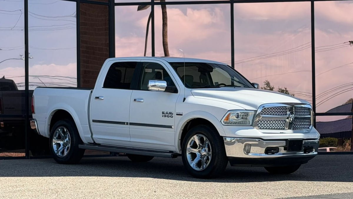 Used 2016 RAM 1500 Laramie w/ Convenience Group AWD/4WD image 24
