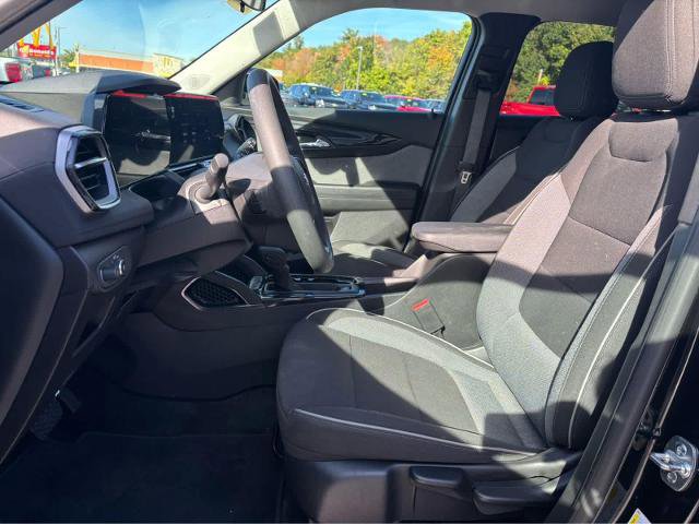 Used 2025 Chevrolet TrailBlazer LT AWD/4WD image 20
