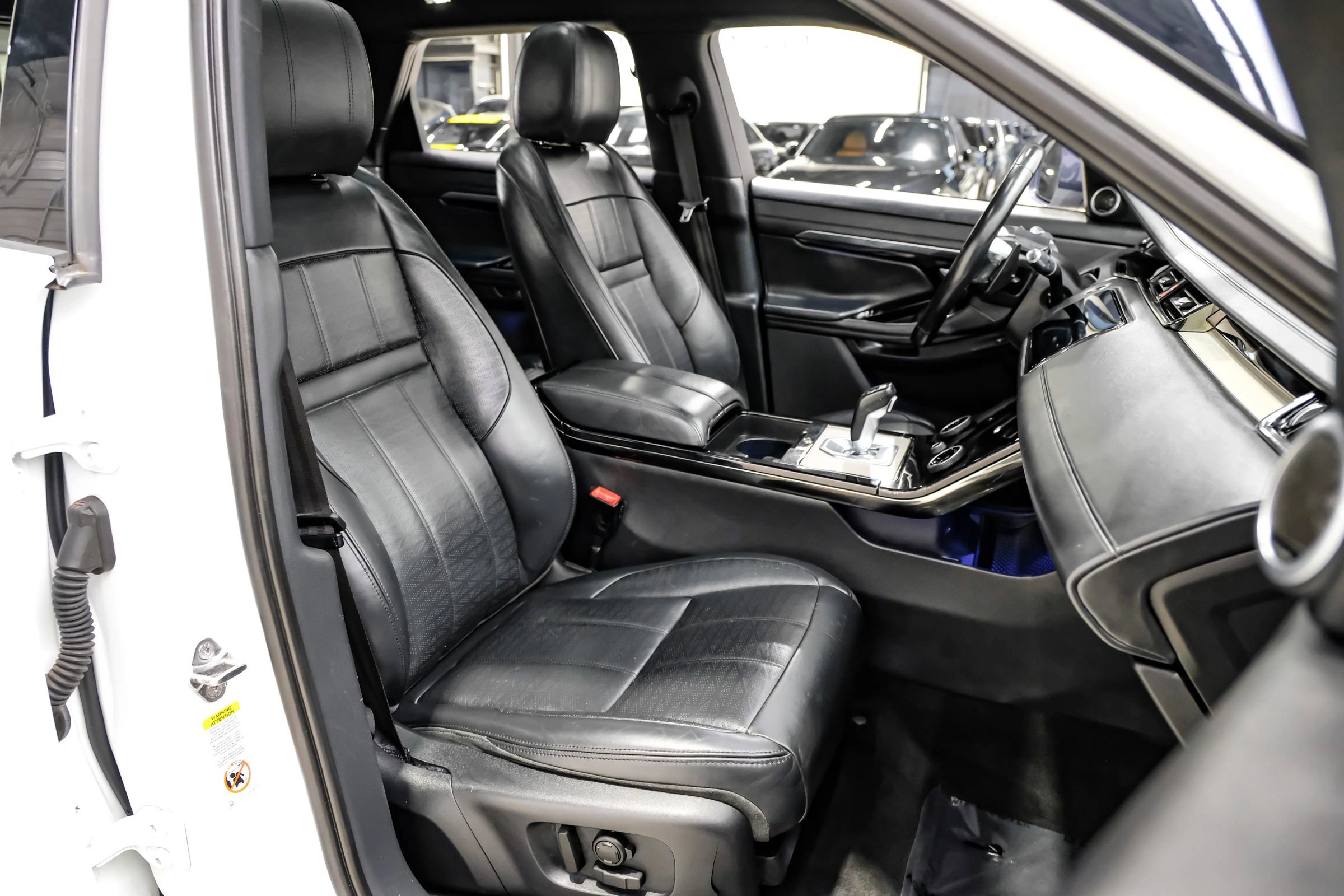 Used 2020 Land Rover Range Rover Evoque R-Dynamic SE image 48