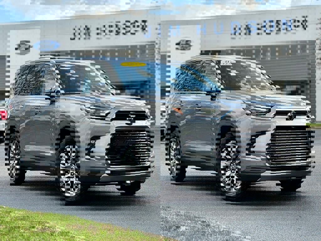 Used 2025 Toyota Grand Highlander Limited image 2