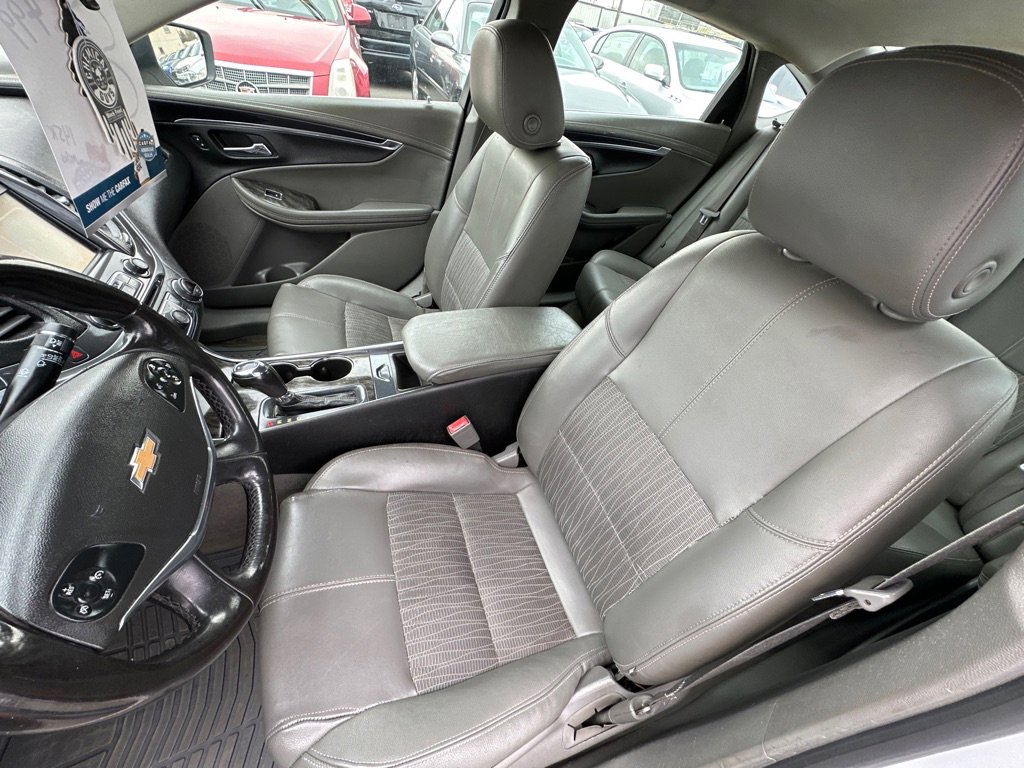Used 2015 Chevrolet Impala LT image 11