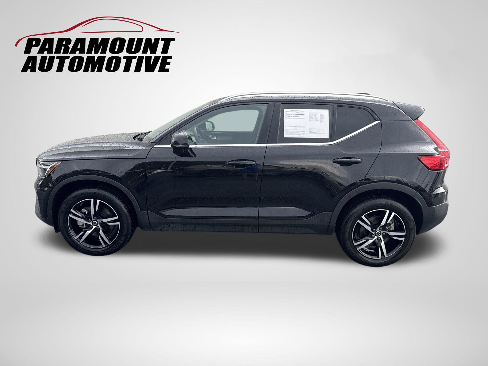 Used 2025 Volvo XC40 B5 Core AWD/4WD image 4