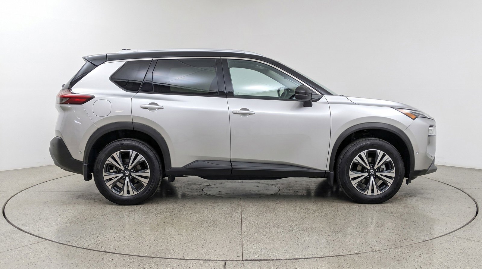 Used 2023 Nissan Rogue SV AWD/4WD image 11