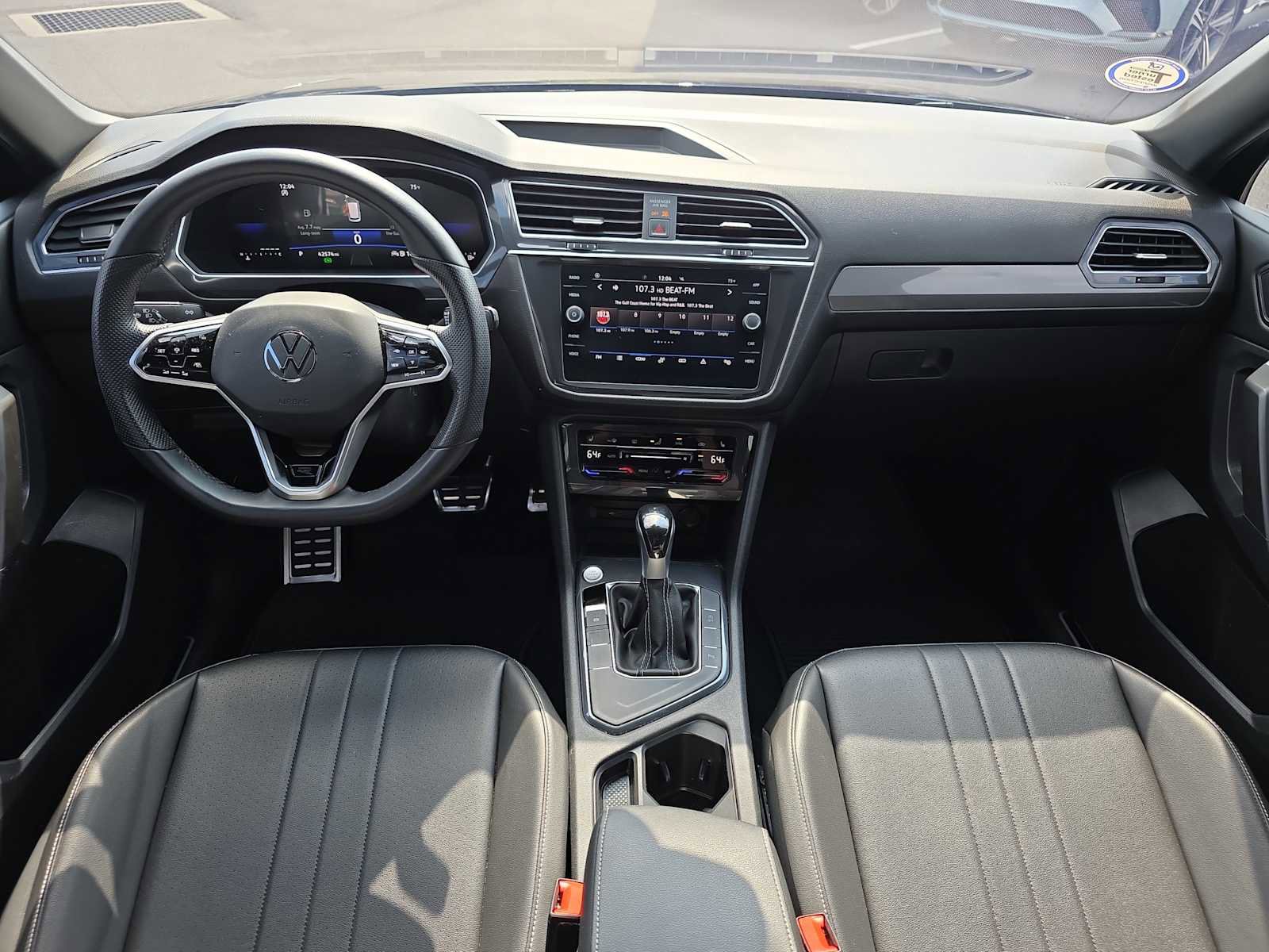 Used 2023 Volkswagen Tiguan SE R-Line image 11