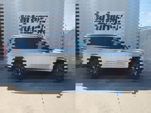 New 2025 Jeep Grand Cherokee L Limited w/ Luxury Tech Group II image 13