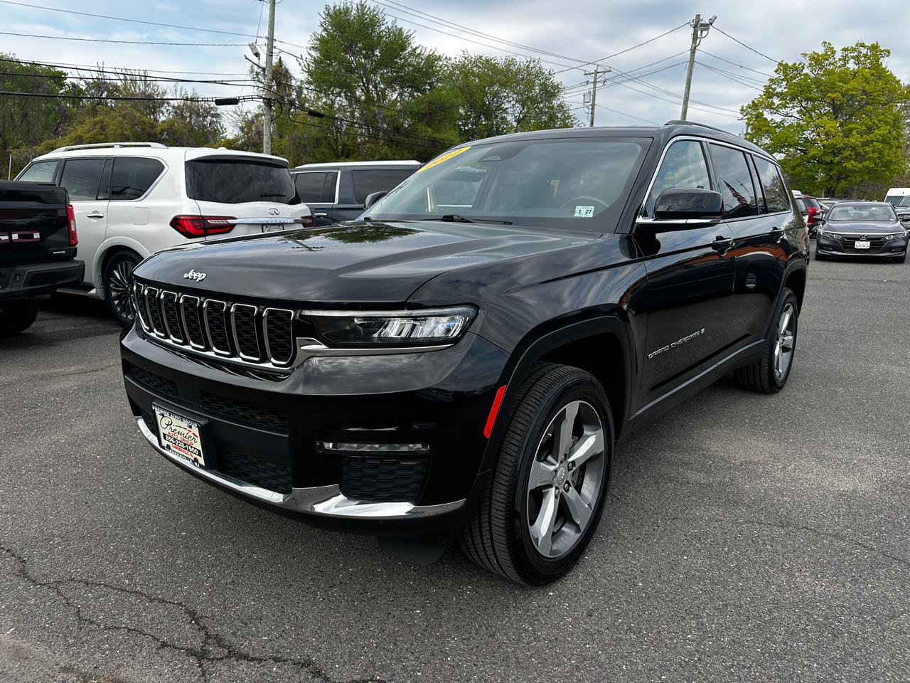 Used 2022 Jeep Grand Cherokee L Limited AWD/4WD image 1