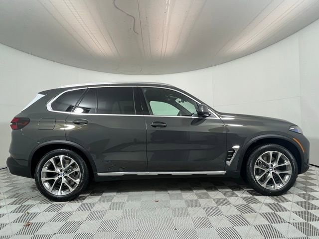 New 2026 BMW X5 xDrive50e w/ Climate Comfort Package AWD/4WD image 8