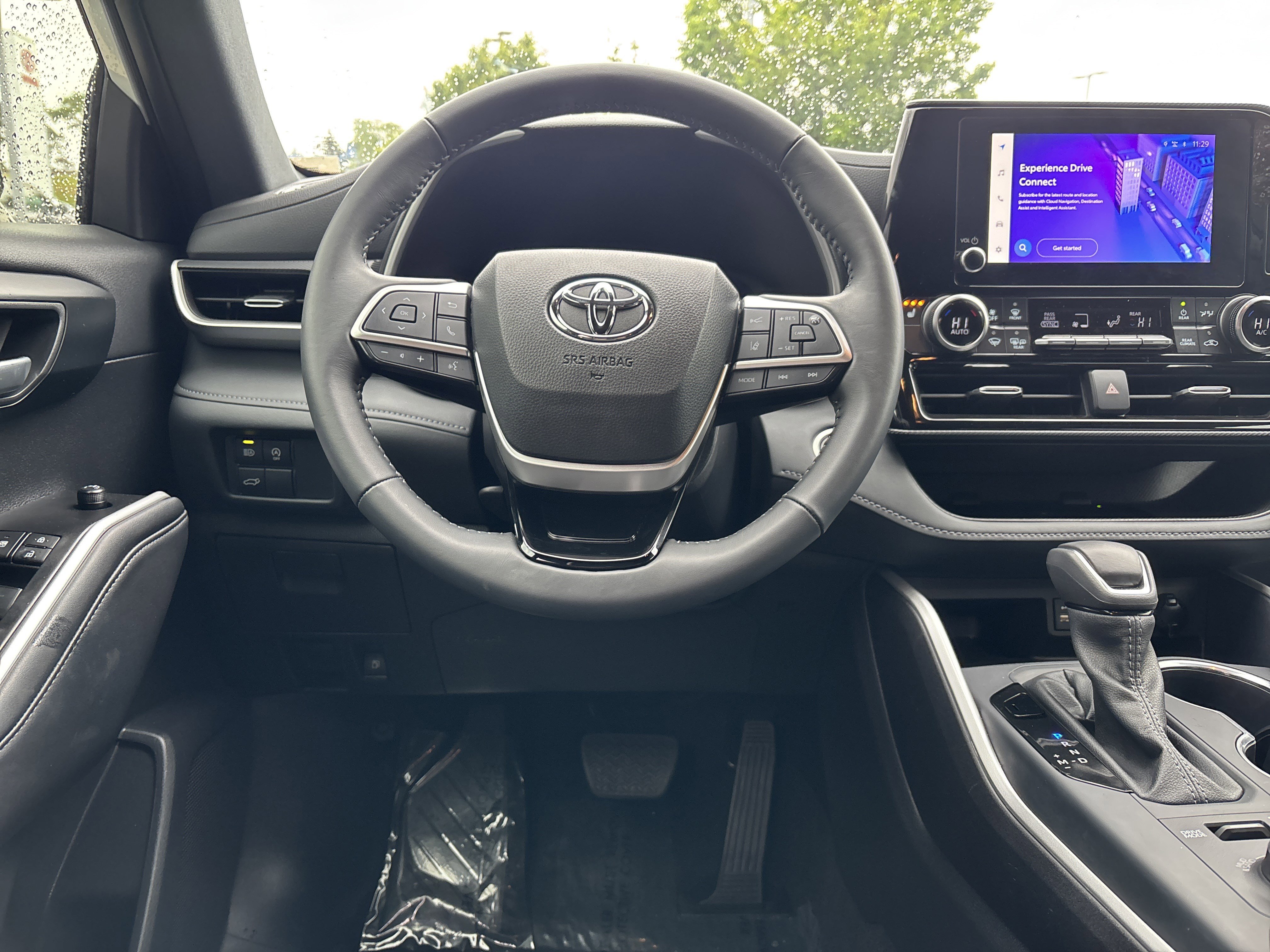 Used 2025 Toyota Highlander XSE AWD/4WD image 17