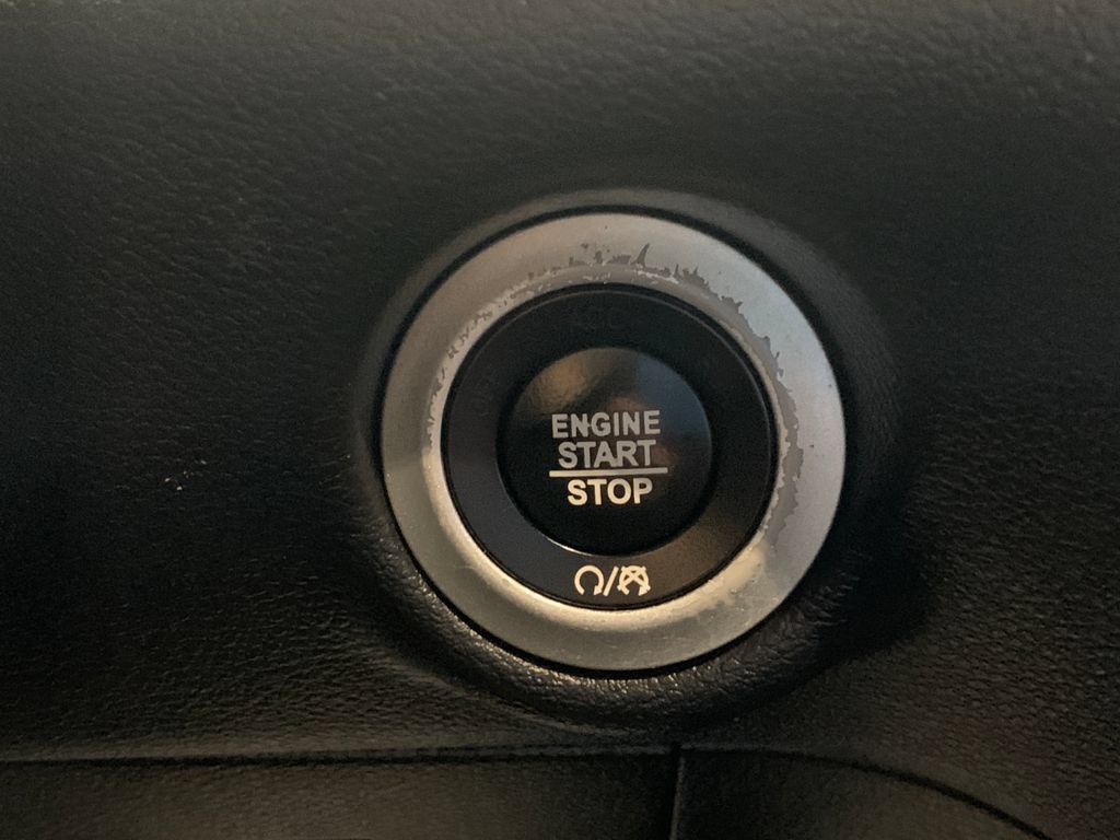 Used 2019 Chrysler Pacifica Touring-L Plus w/ Advanced Safetytec Group FWD image 30