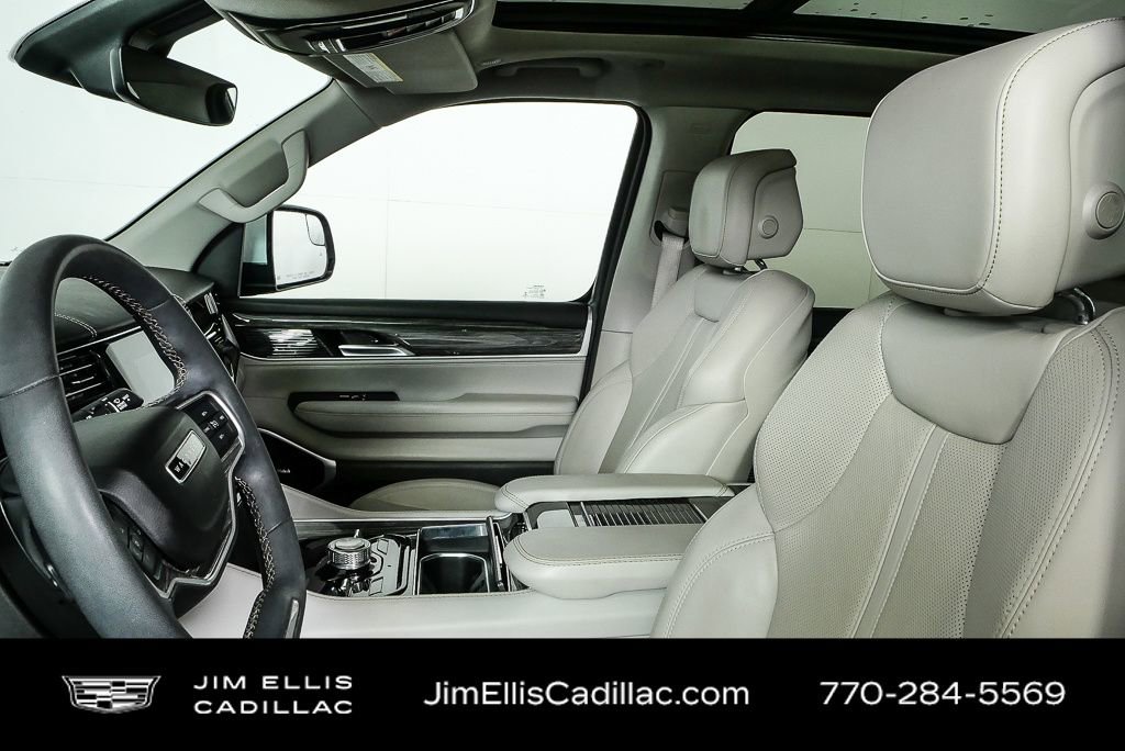 Used 2022 Jeep Wagoneer Series III w/ Premium Group I image 6