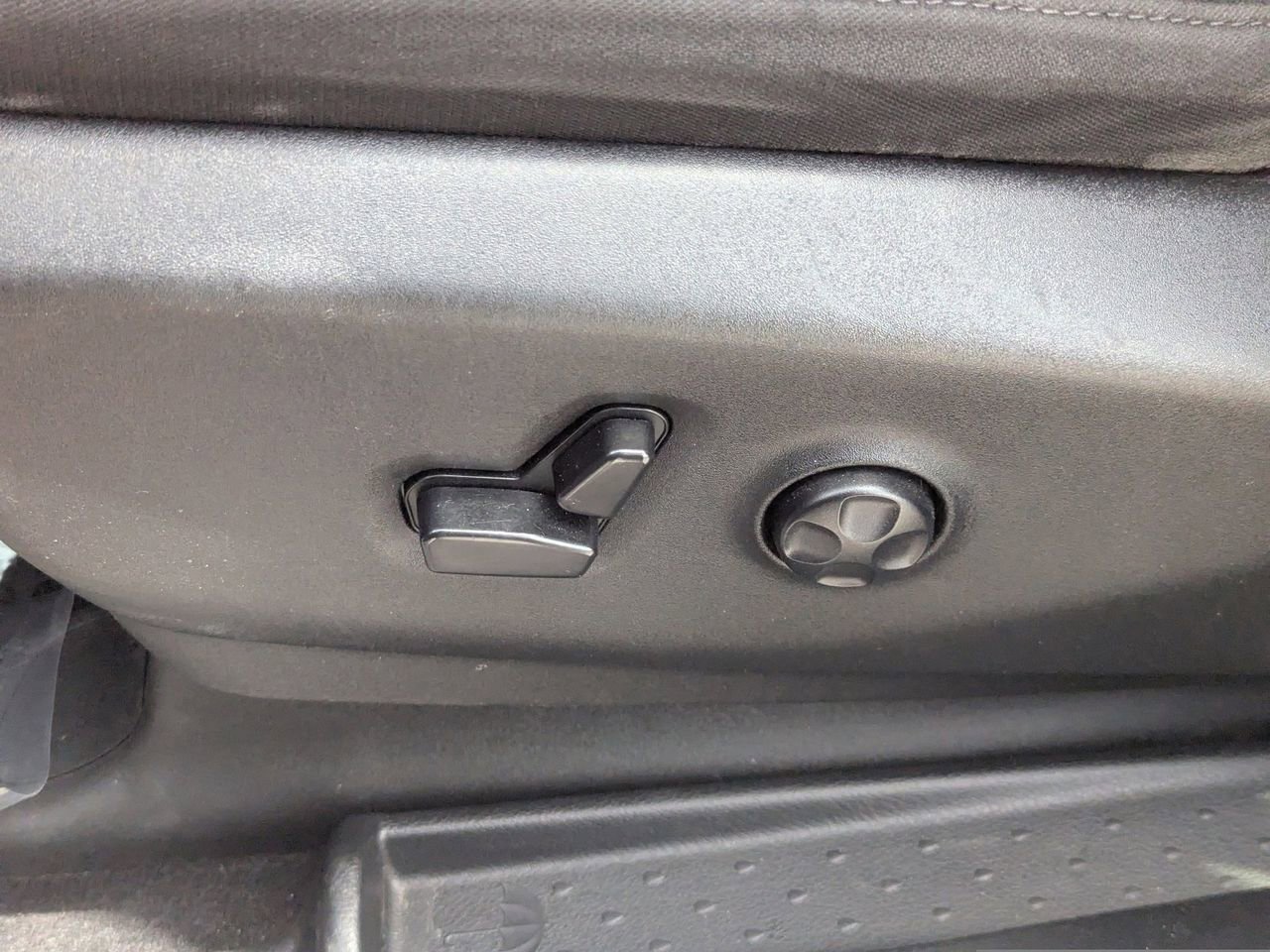 Used 2020 Chrysler Pacifica Touring w/ S Appearance Package FWD image 21