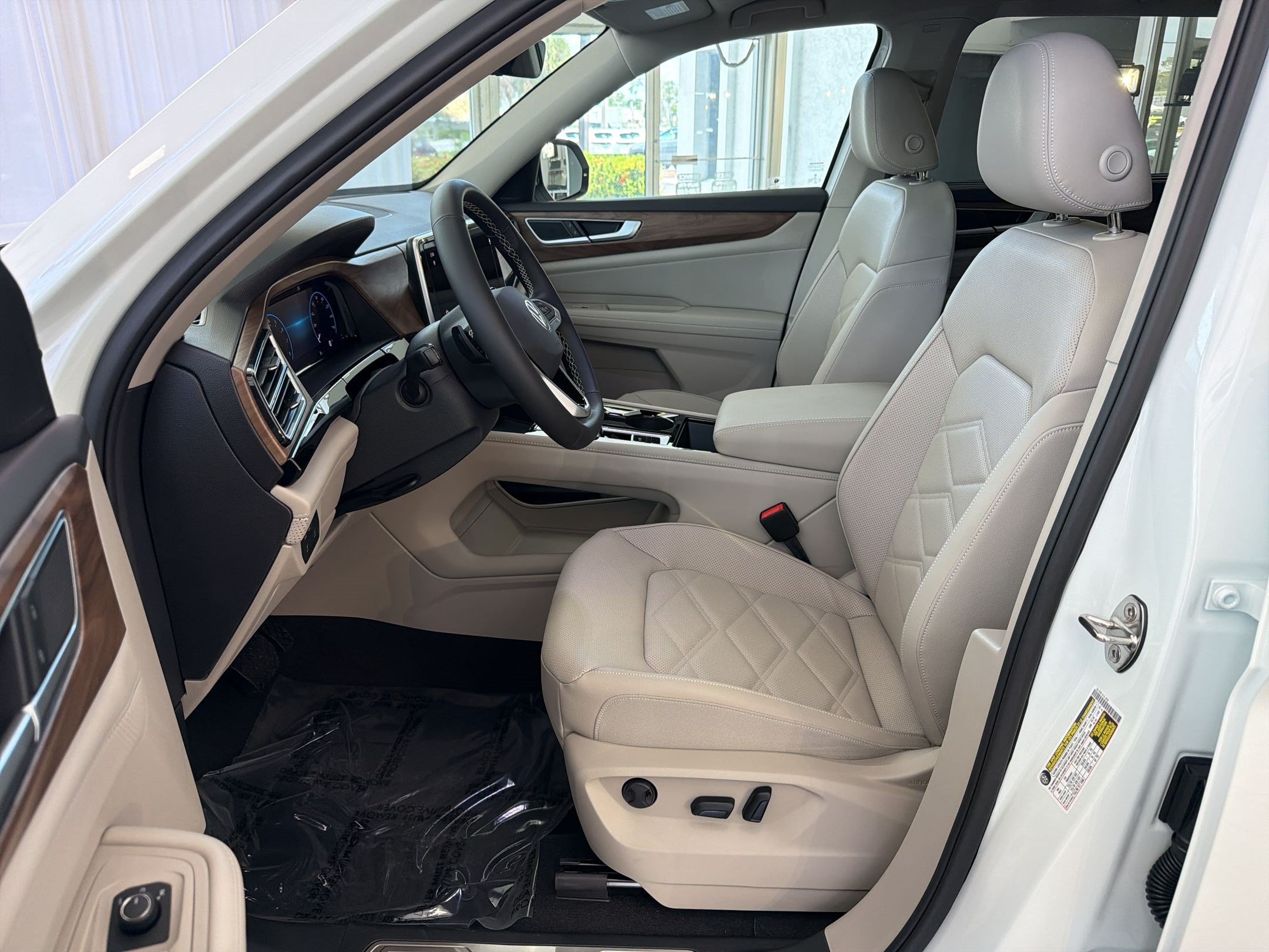 New 2026 Volkswagen Atlas SE FWD image 5