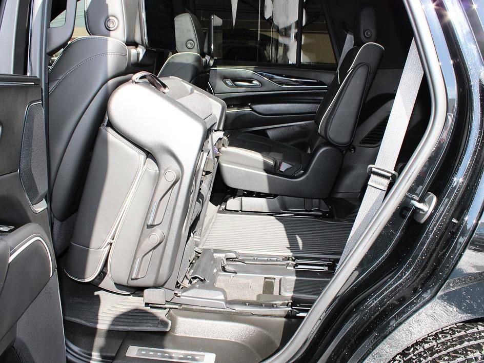 Used 2024 Cadillac Escalade Sport w/ LPO, ONYX Package image 14