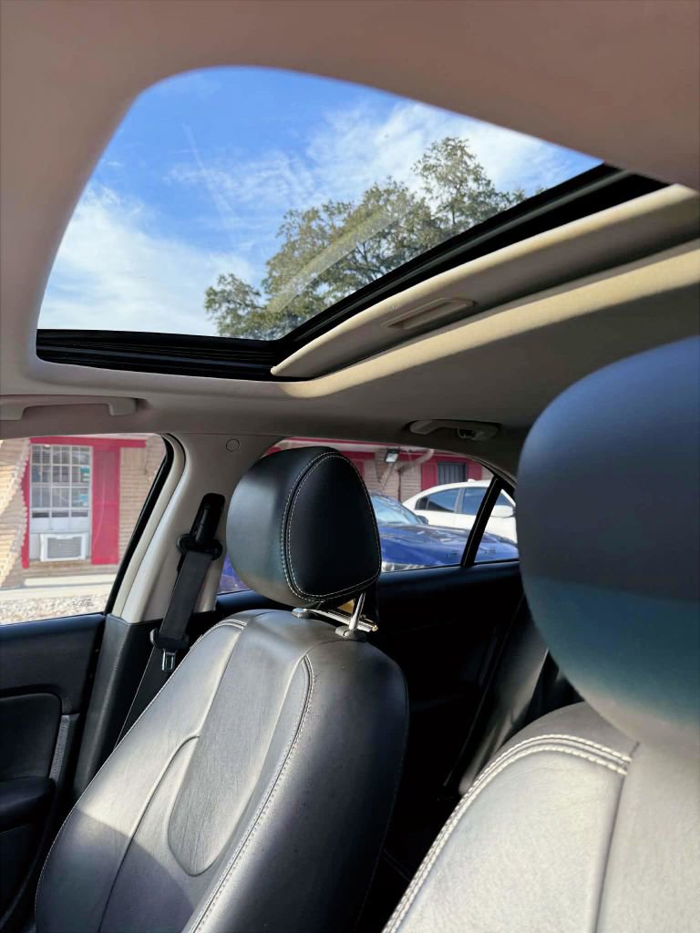 Used 2012 Ford Fusion SEL image 17