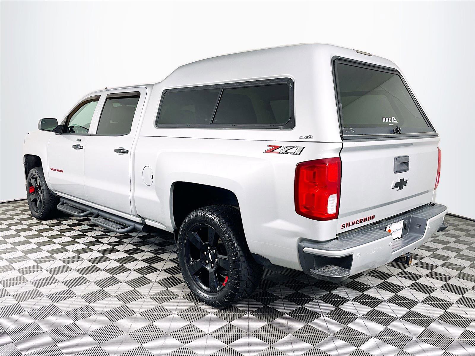 Used 2018 Chevrolet Silverado 1500 LTZ Z71 w/ Redline Edition image 6