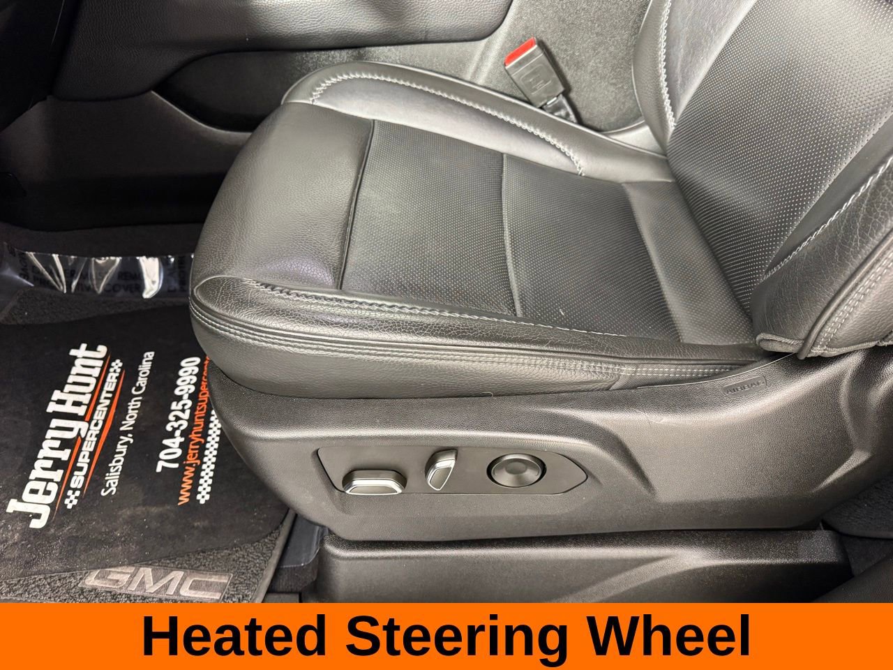 Used 2022 GMC Yukon XL Denali w/ Denali Premium Package image 14