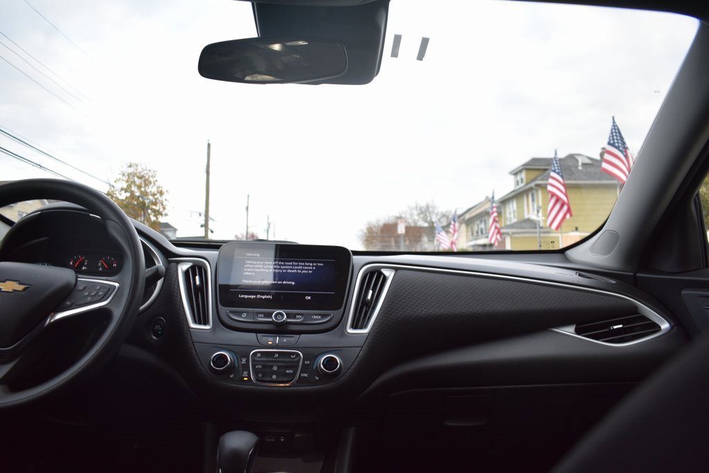 Used 2024 Chevrolet Malibu LT image 32