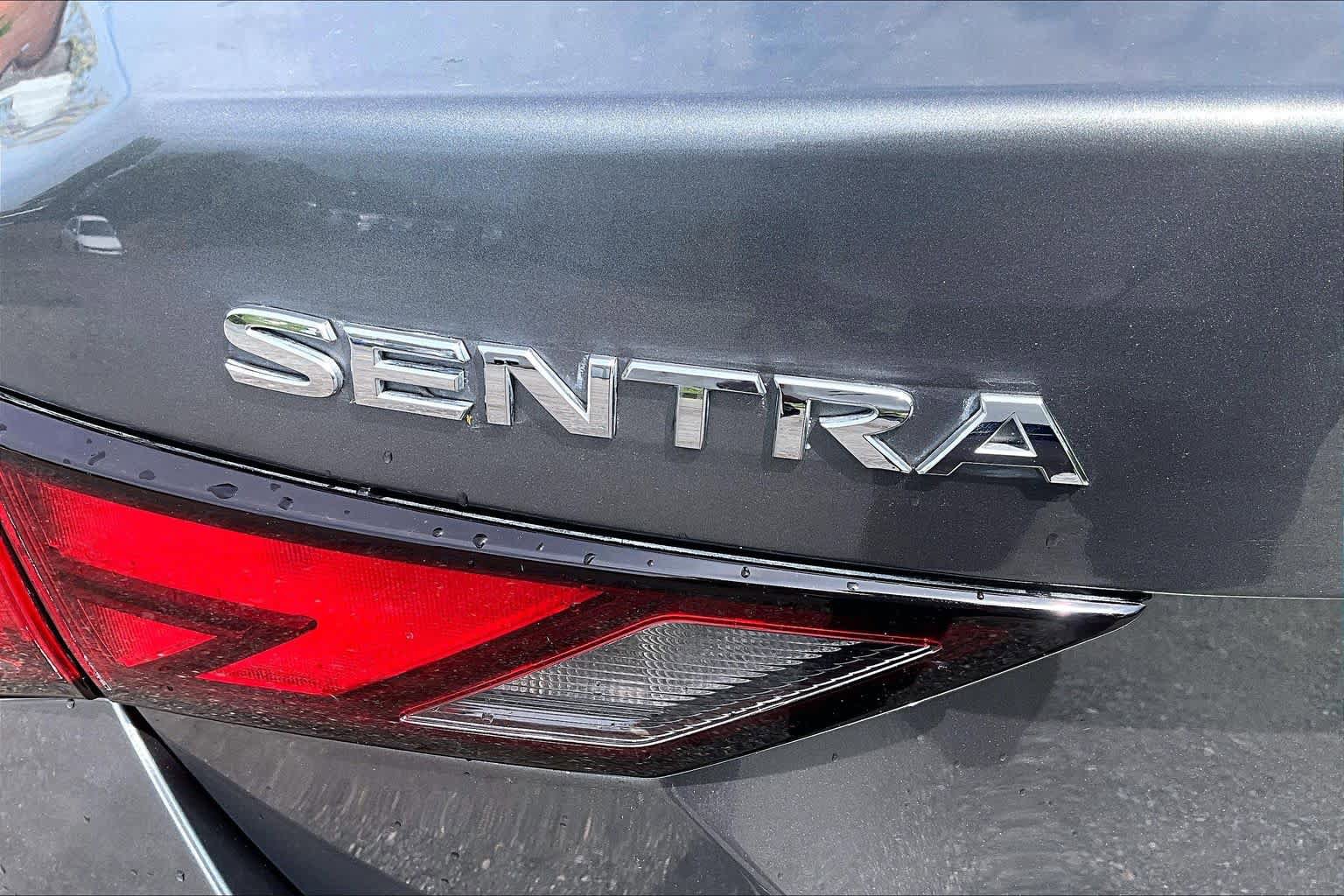Used 2025 Nissan Sentra SV FWD image 10