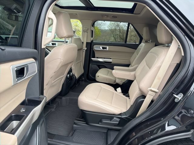 Used 2022 Ford Explorer Limited w/ Equipment Group 301A AWD/4WD image 16