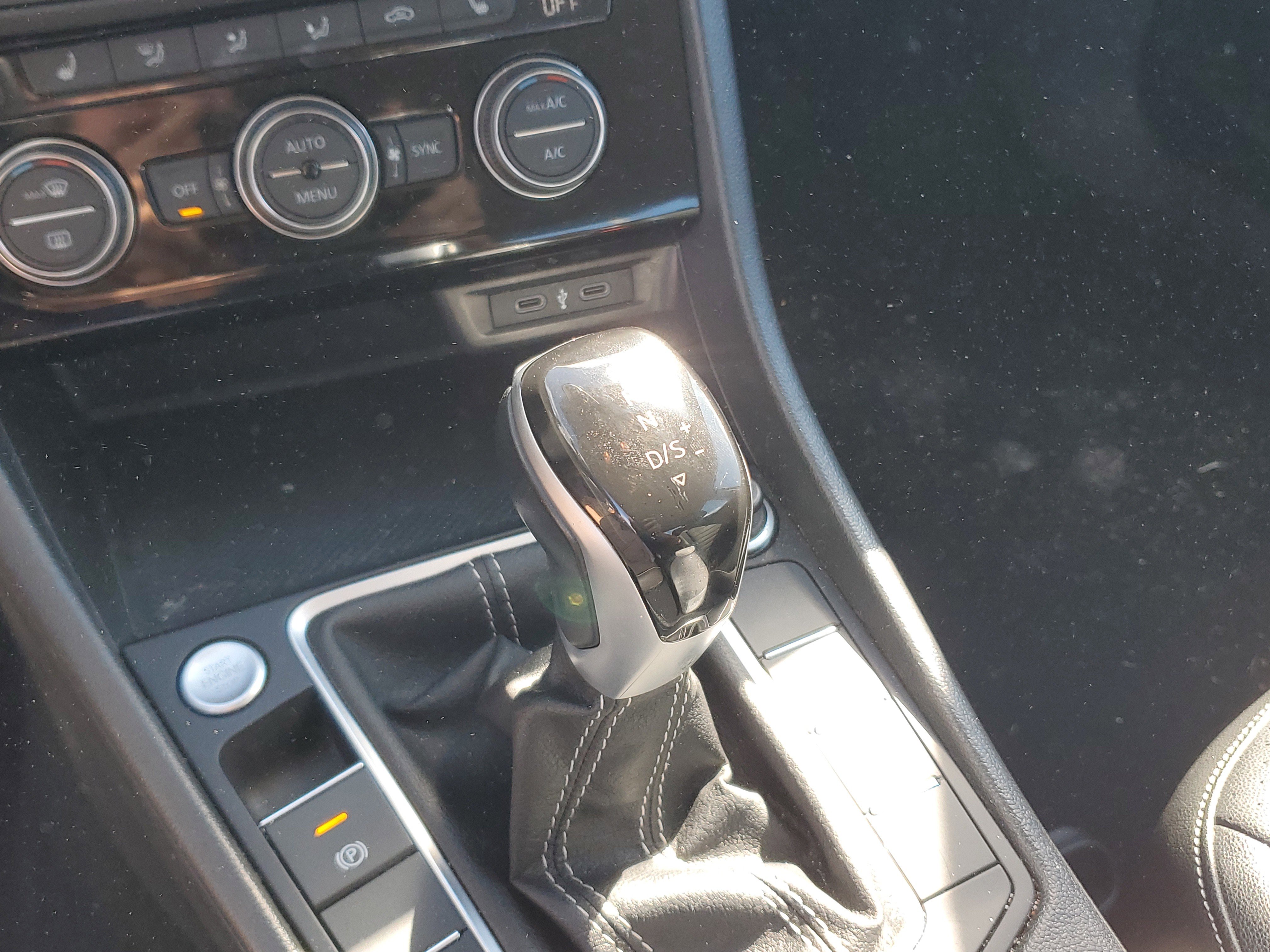 Used 2024 Volkswagen Jetta SE image 28