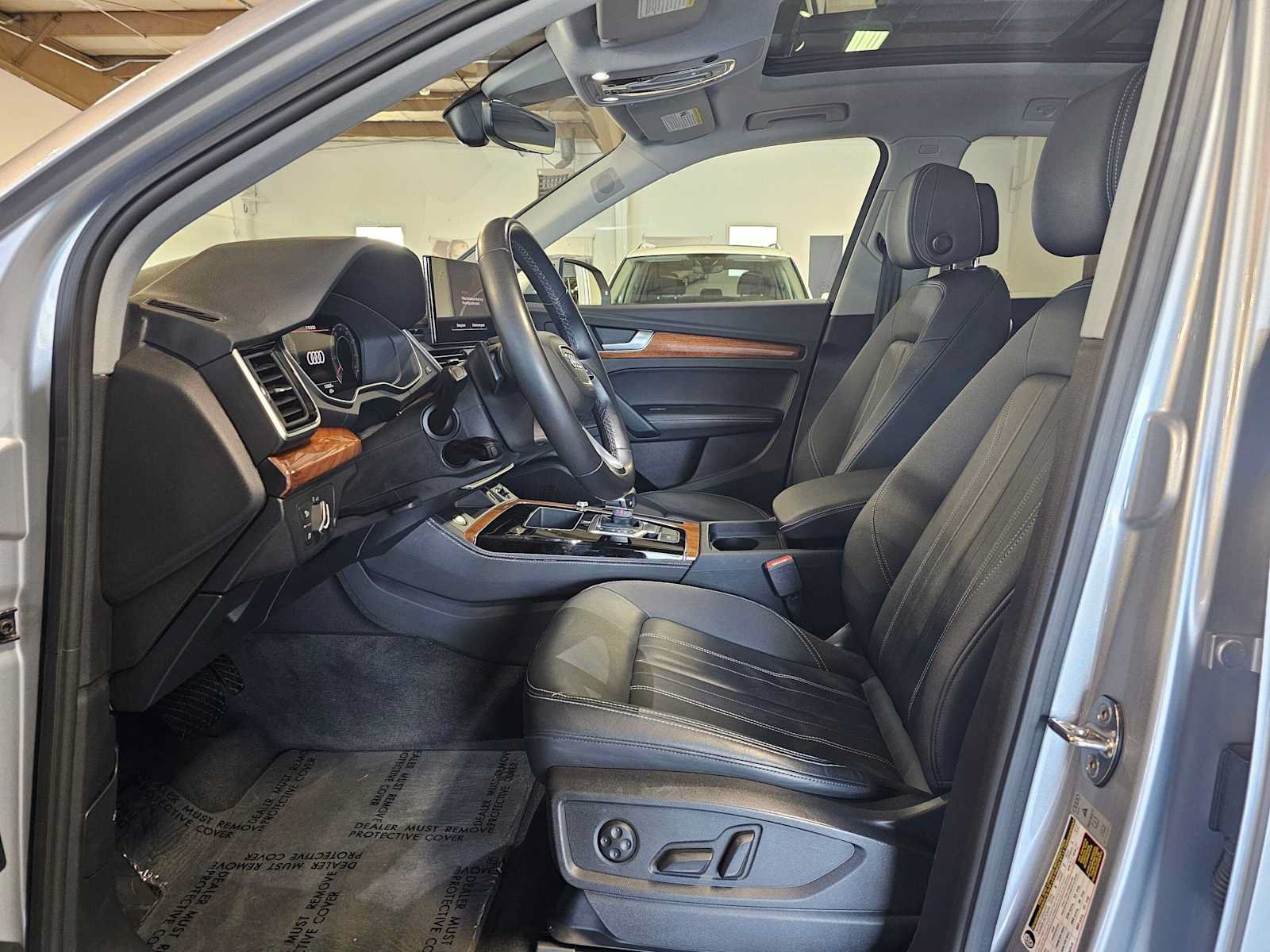 Used 2023 Audi Q5 2.0T Premium Plus w/ Premium Plus Package AWD/4WD image 23