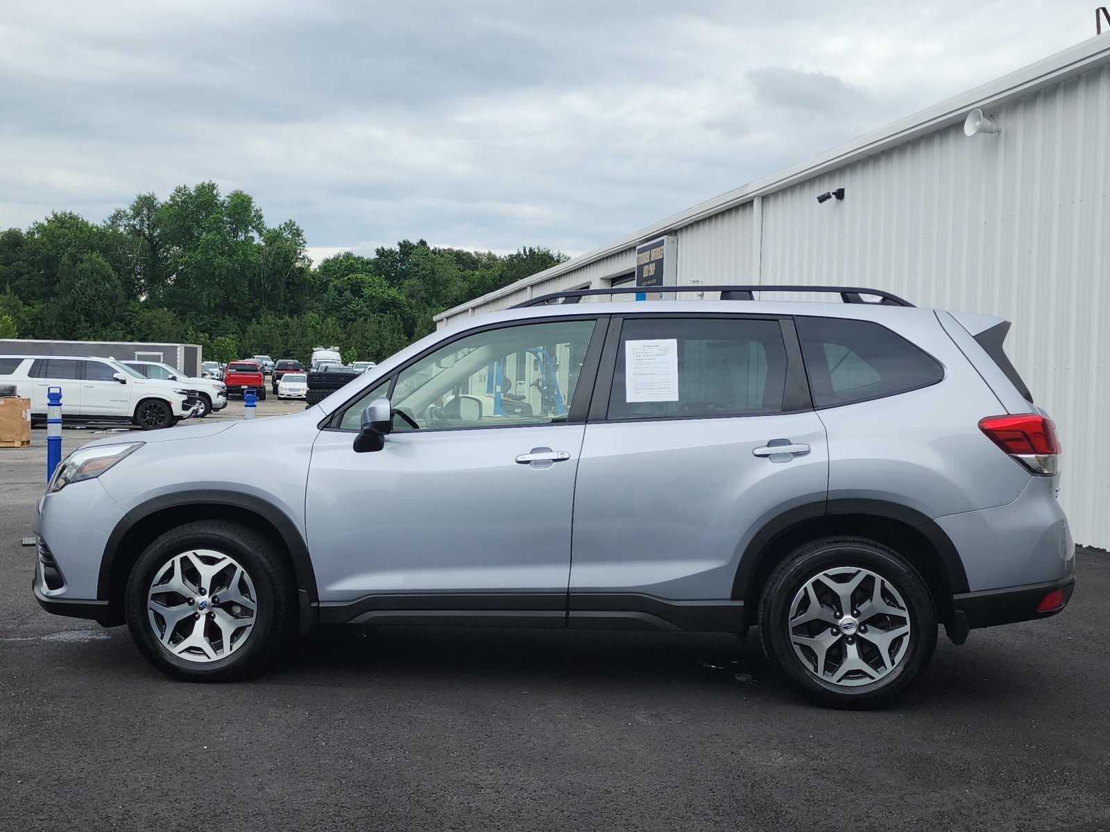 Used 2023 Subaru Forester Premium AWD/4WD image 2