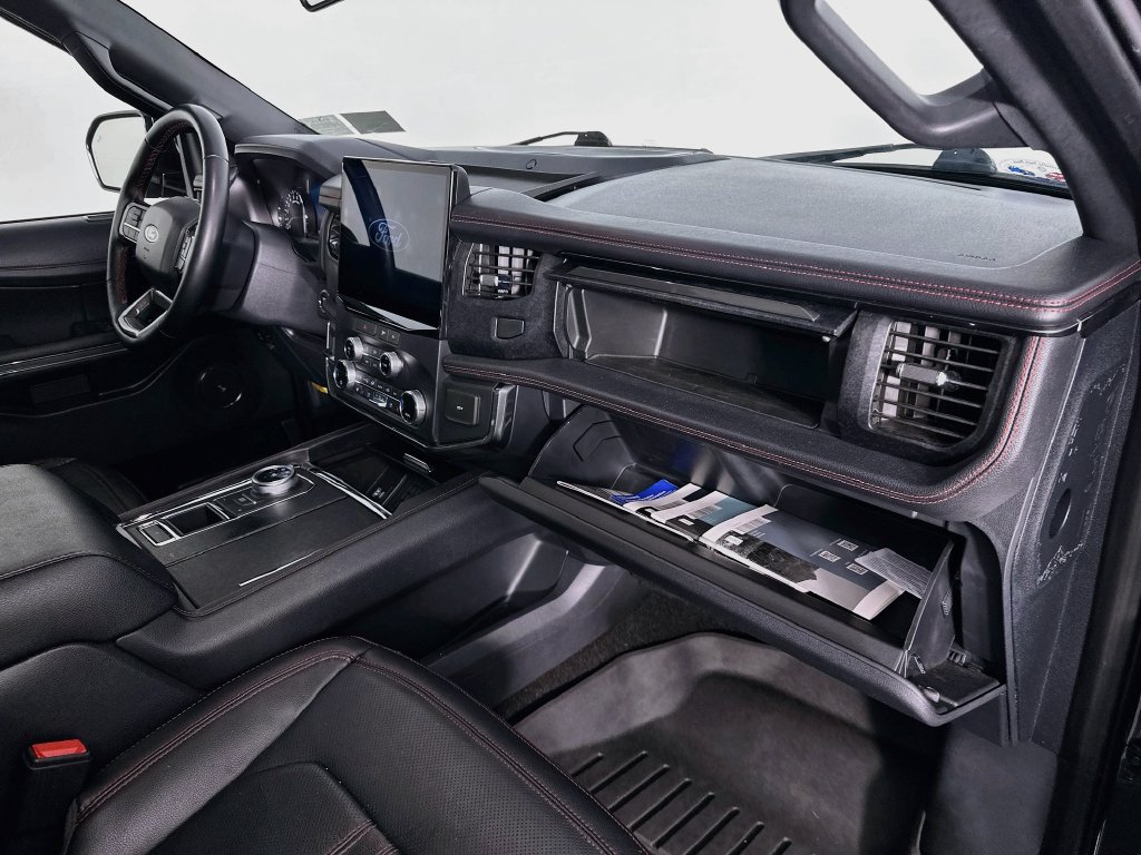 Used 2022 Ford Expedition Limited RWD image 30