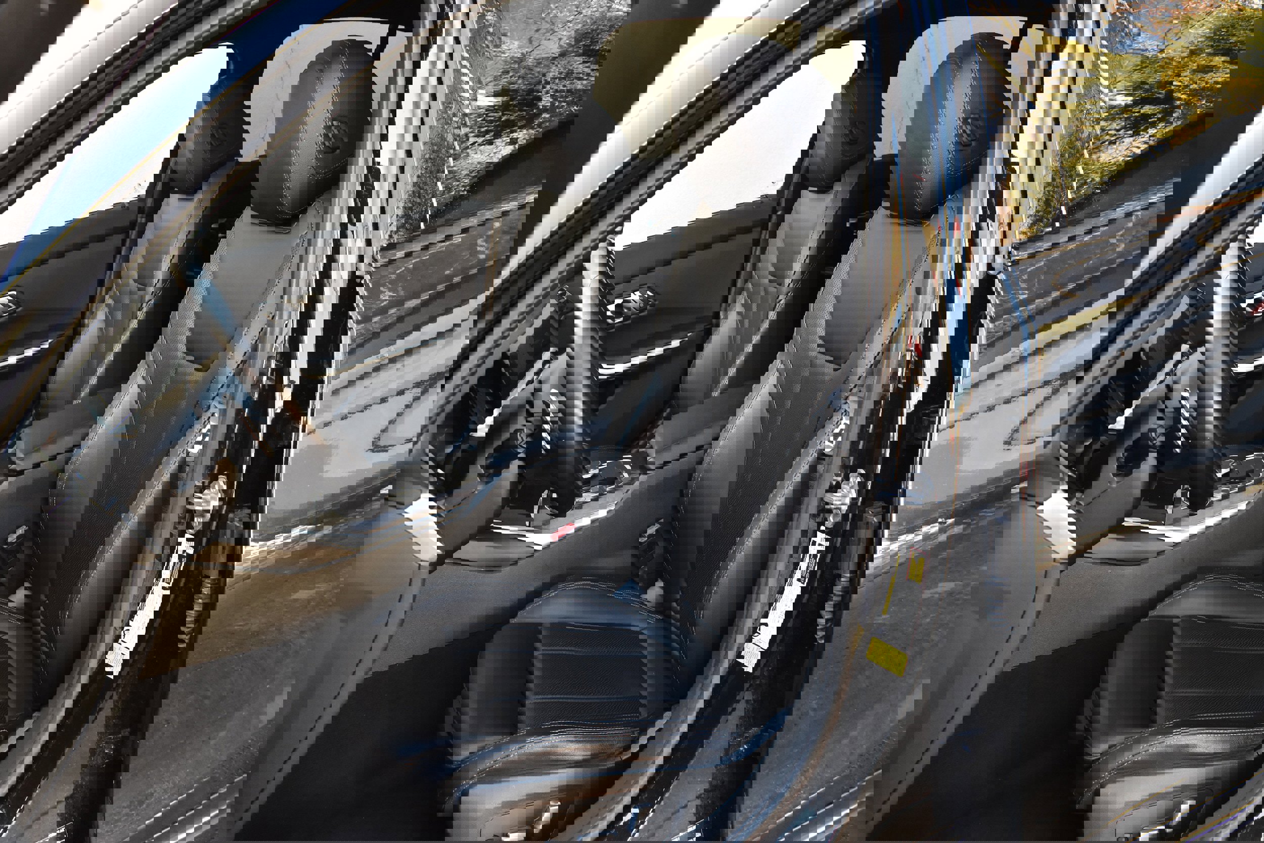 Used 2022 BMW 330i Sedan w/ M Sport Package image 21