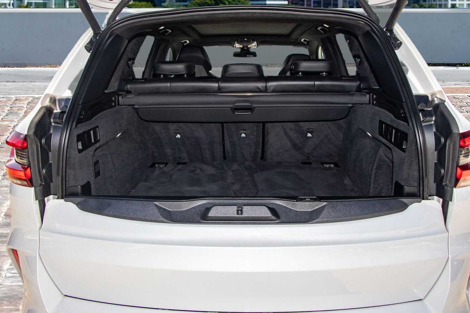 Used 2021 BMW X5 M w/ Executive Package image 9