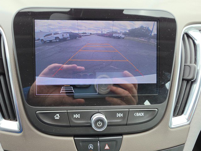 Used 2021 Chevrolet Malibu LT FWD image 38