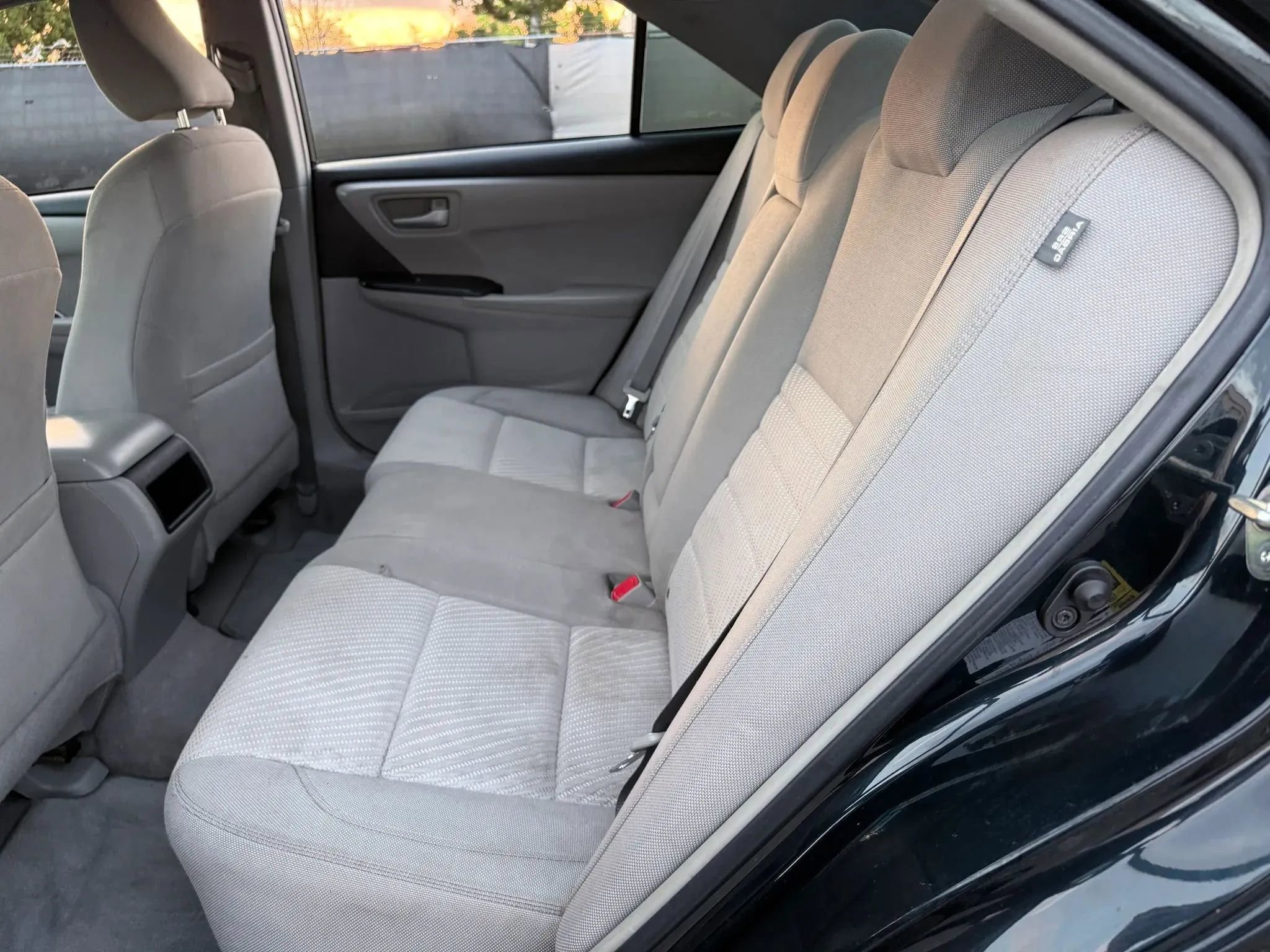 Used 2015 Toyota Camry LE image 21