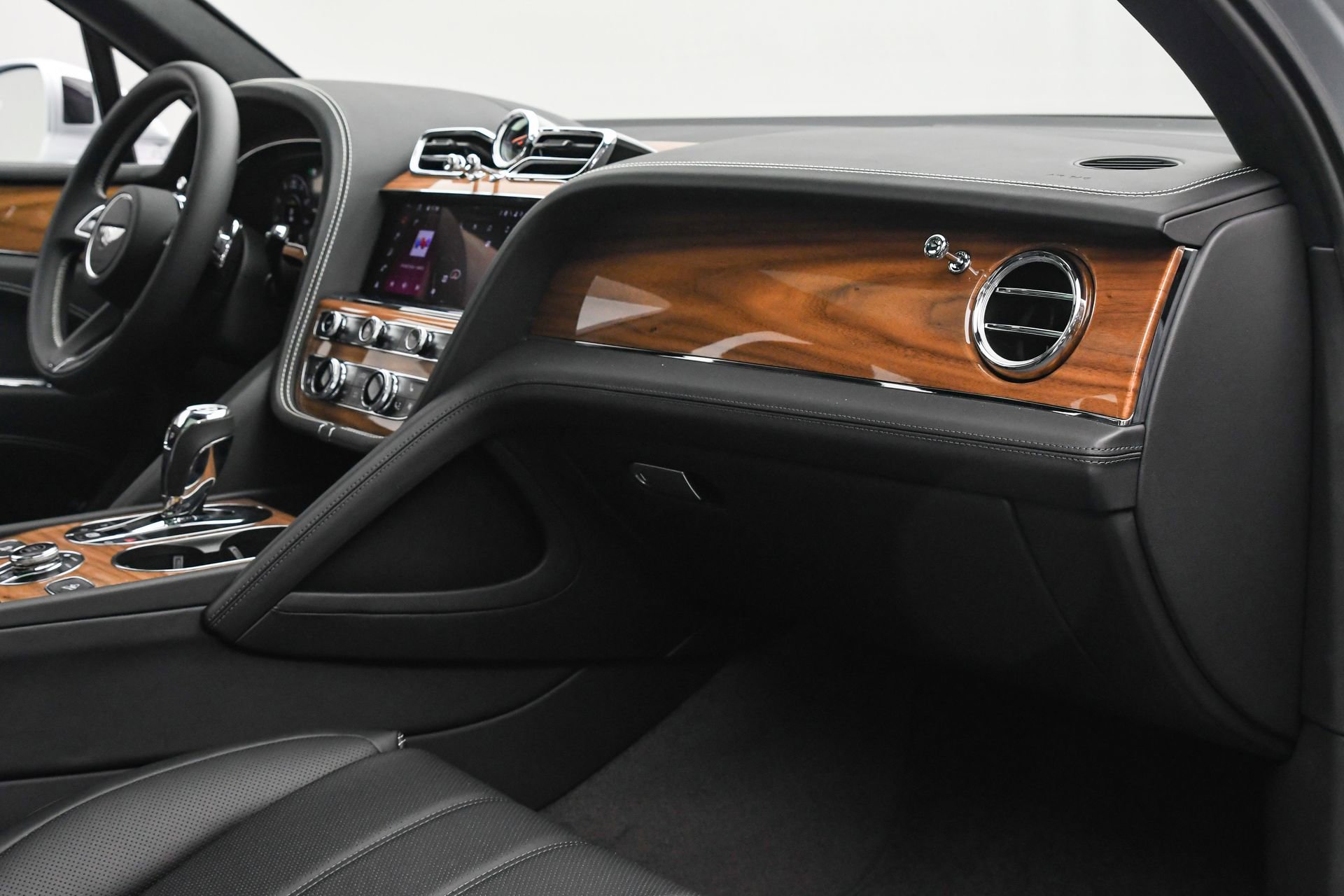 New 2025 Bentley Bentayga image 20
