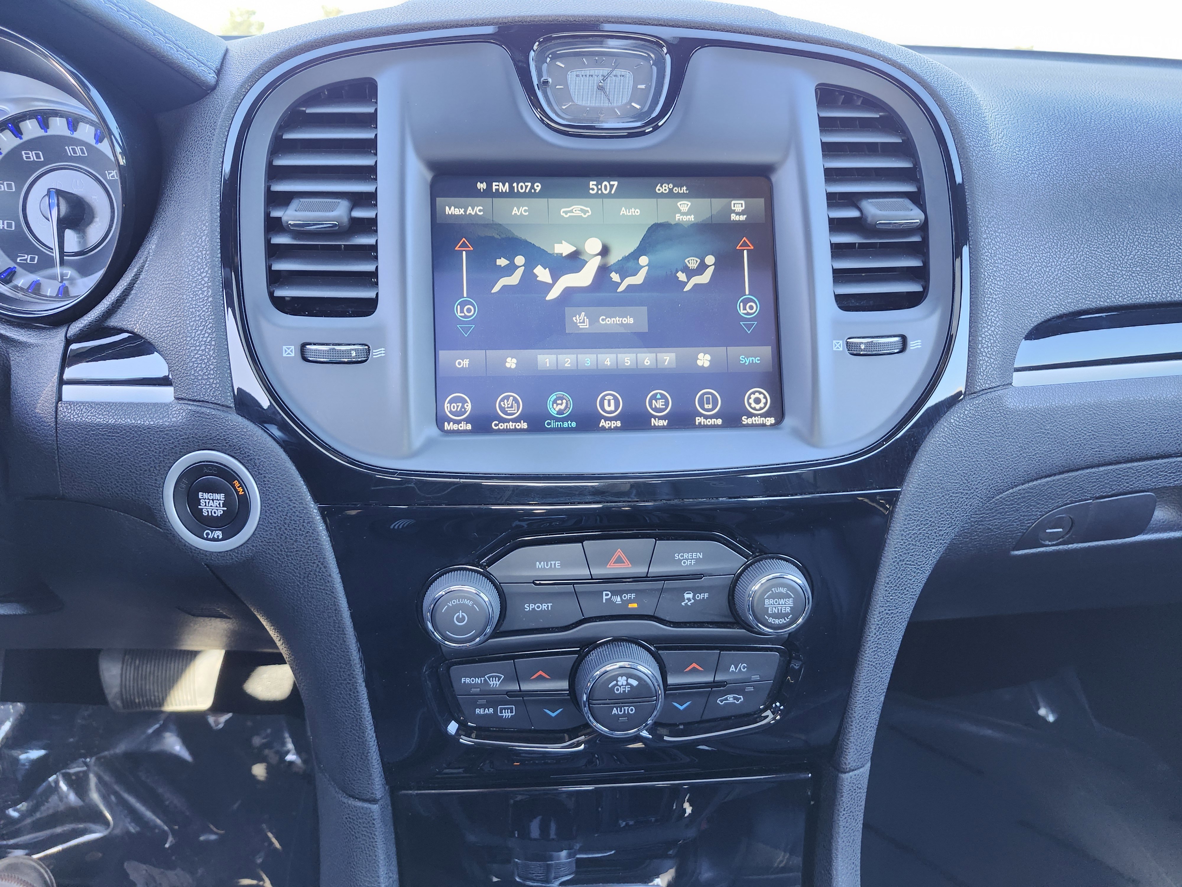 Used 2023 Chrysler 300 S image 34