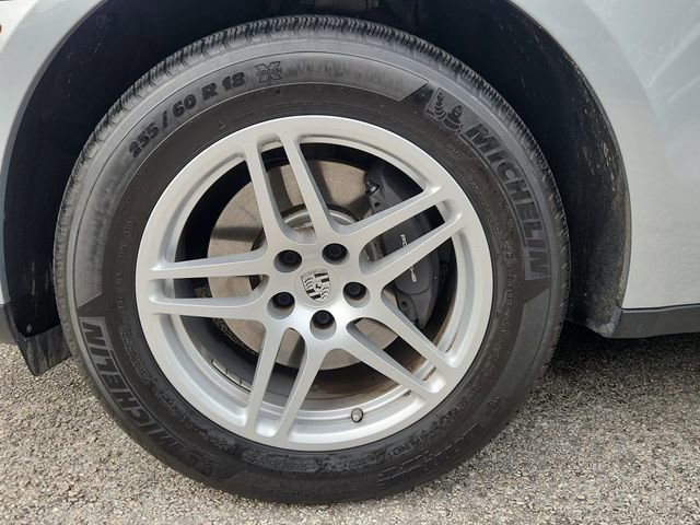 Used 2019 Porsche Macan AWD/4WD image 34
