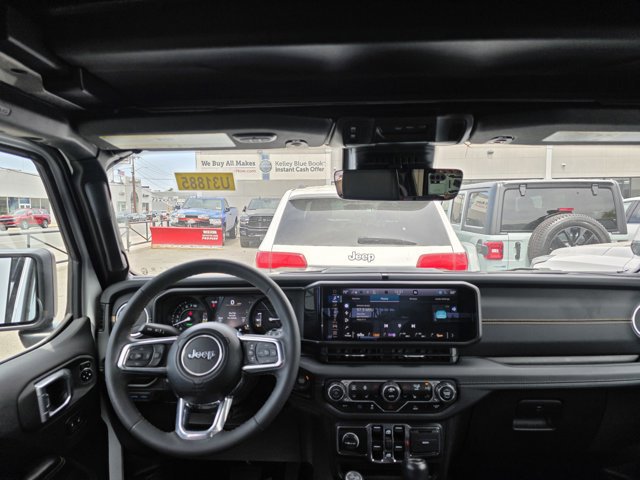 Used 2024 Jeep Wrangler Sahara w/ Technology Group image 4