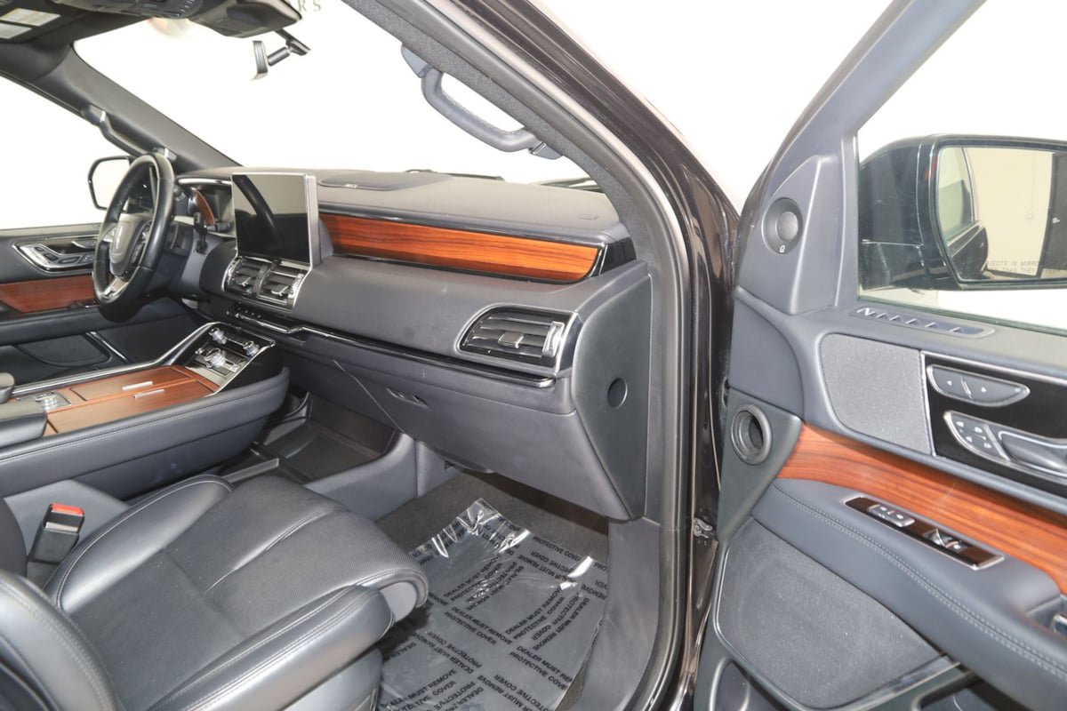 Used 2024 Lincoln Navigator Reserve AWD/4WD image 46