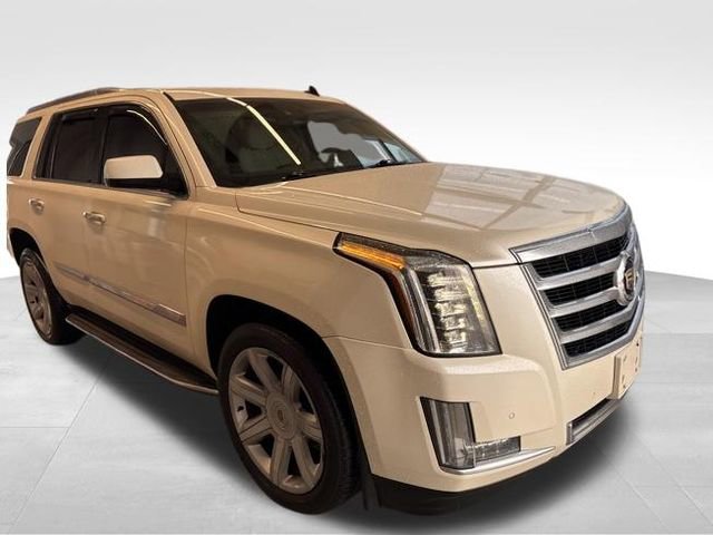 Used 2015 Cadillac Escalade Luxury AWD/4WD image 3